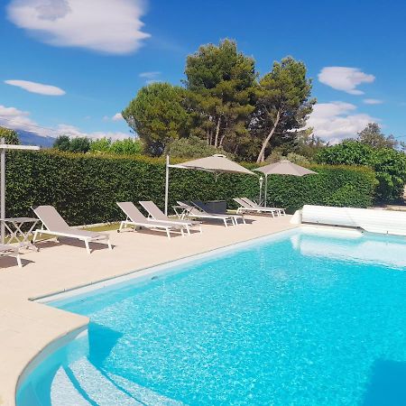 Domaine Des Ecureuils Bed and Breakfast Carpentras Exteriör bild