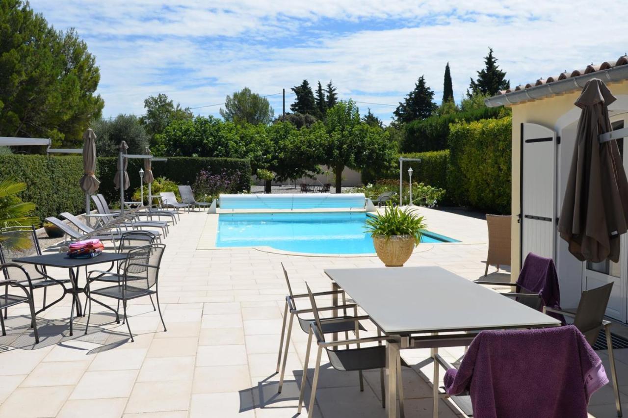 Domaine Des Ecureuils Bed and Breakfast Carpentras Exteriör bild