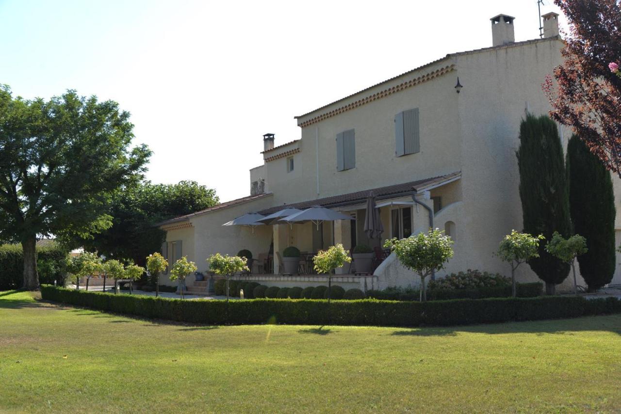 Domaine Des Ecureuils Bed and Breakfast Carpentras Exteriör bild