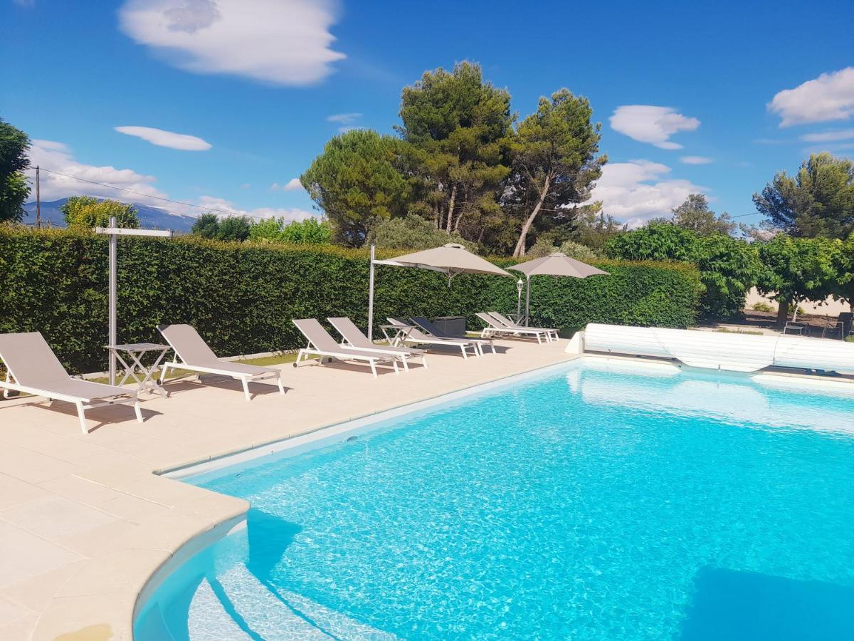 Domaine Des Ecureuils Bed and Breakfast Carpentras Exteriör bild