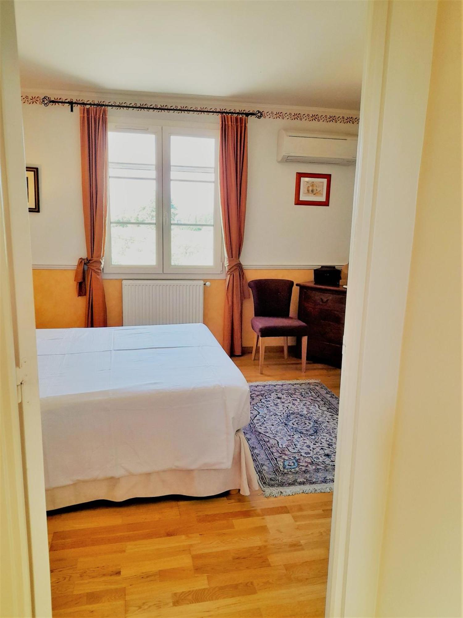 Domaine Des Ecureuils Bed and Breakfast Carpentras Exteriör bild